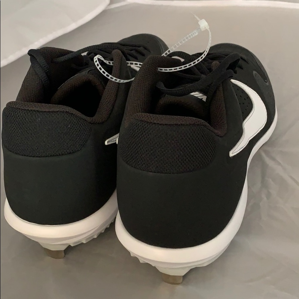 Nike Black And White Baseball shoes Metal Cleats - Picture 5 of 9